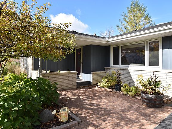 2nd image of 10532 Parklane Ct