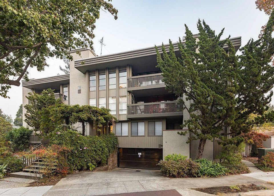 18-unit building in a quiet neighborhood, across the street from San Francisquito Creek