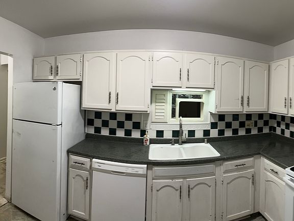 3rd image of 1226 Thomas Jefferson Pl