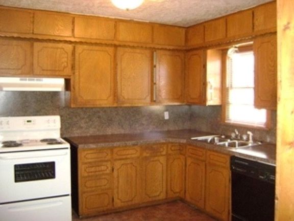 2nd image of 1703 NW Lawton Ave