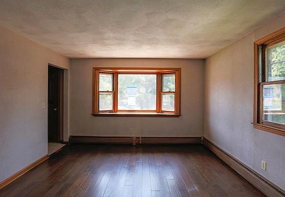 3rd image of 37 Rosner Ave