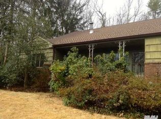 51 Alpine Way, Huntington Station, NY 11746