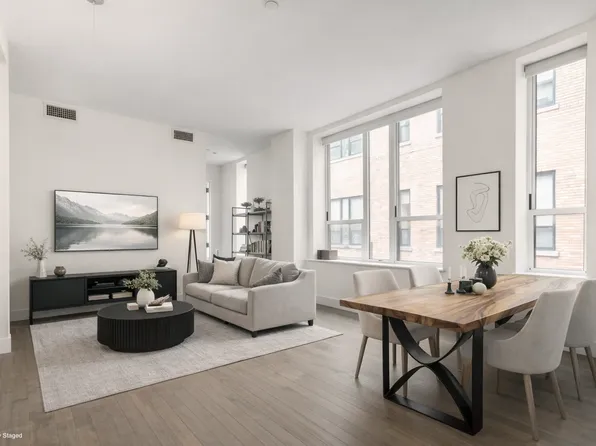 416 W 52nd St #725, New York, NY 10019