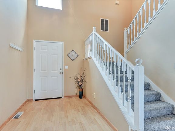 3rd image of 2731 177th Pl NE