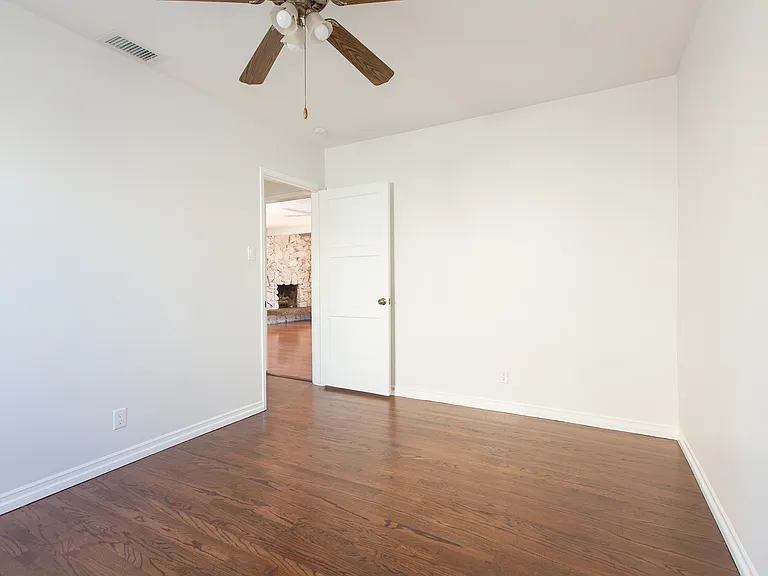 8525 Frandsen St — Photo 34