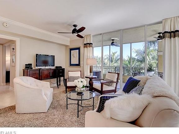 2nd image of 2728 Tiburon Blvd E #306