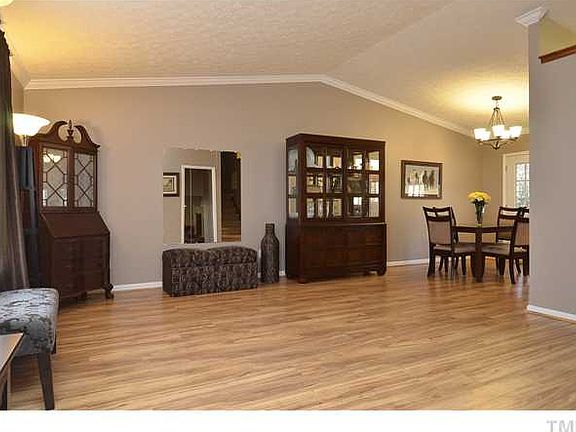 4th image of 2904 Henslowe Dr