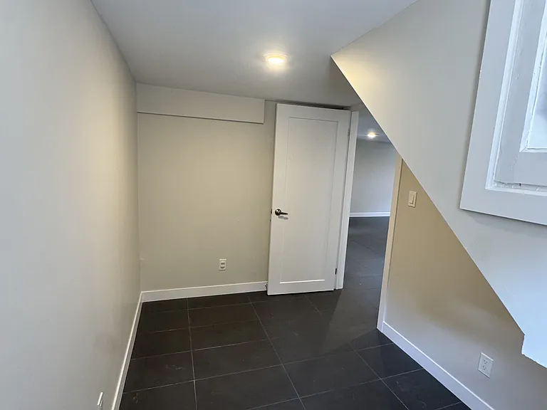 40 Bond St — Photo 17