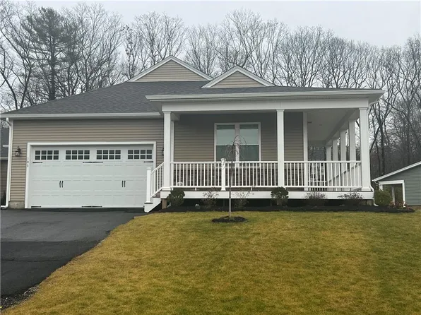 71 Spring Hill Dr #36, Uxbridge, MA 01569