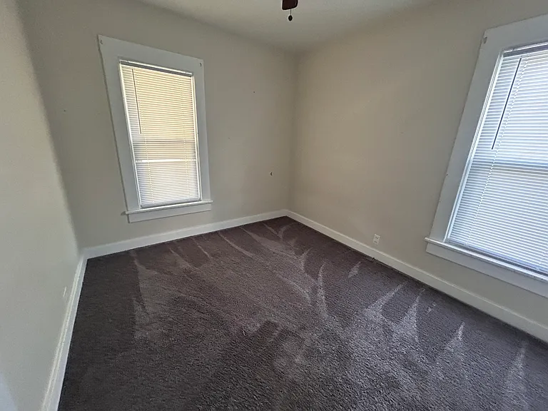 1231 Davis Ave — Photo 7