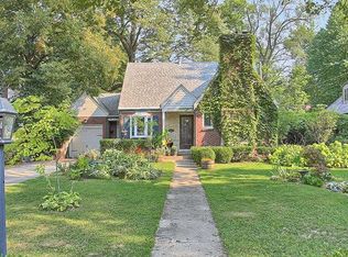 1014 W Healey St, Champaign, IL 61821