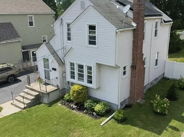27 W Holly Ave, Oaklyn, NJ 08107