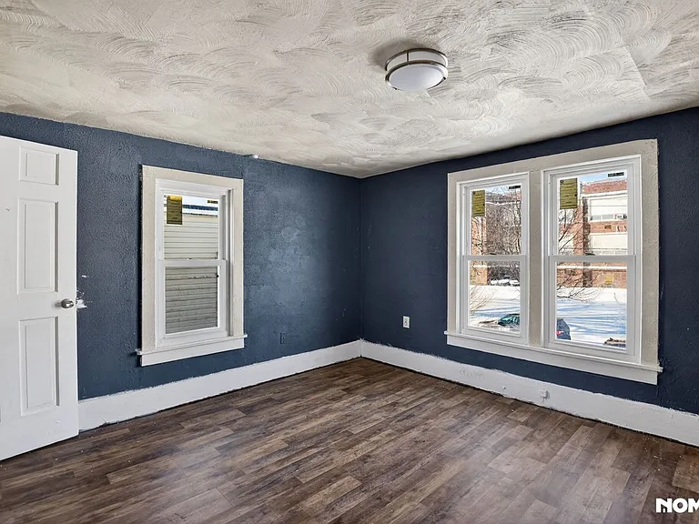 920 S Matthew St — Photo 9