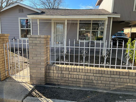 3rd image of 815 NW 34TH ST