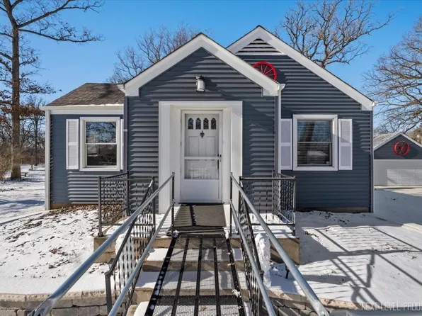 0S654 N Winfield Rd, Winfield, IL 60190