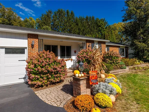 14 Ascot Dr, Rochester, NY 14624