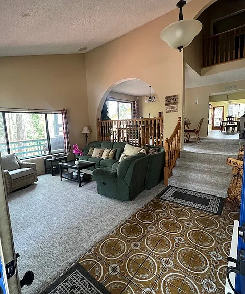 4004 Pearl Rd — Photo 3