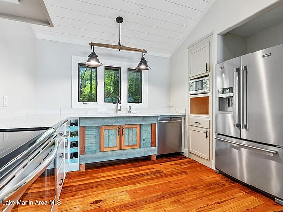 5th image of 35 Woodbridge Ct