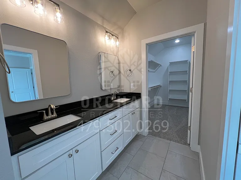 1052 Silver Birch St — Photo 10