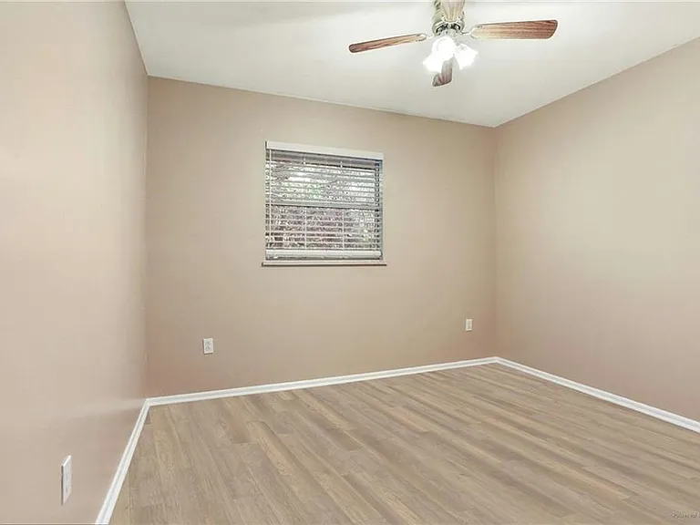 223 Robin Hood Dr — Photo 10