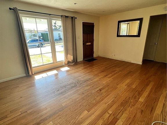 3rd image of 6107 Adenmoor Ave