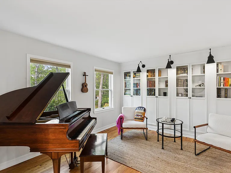 2 Red Creek Cir — Photo 13