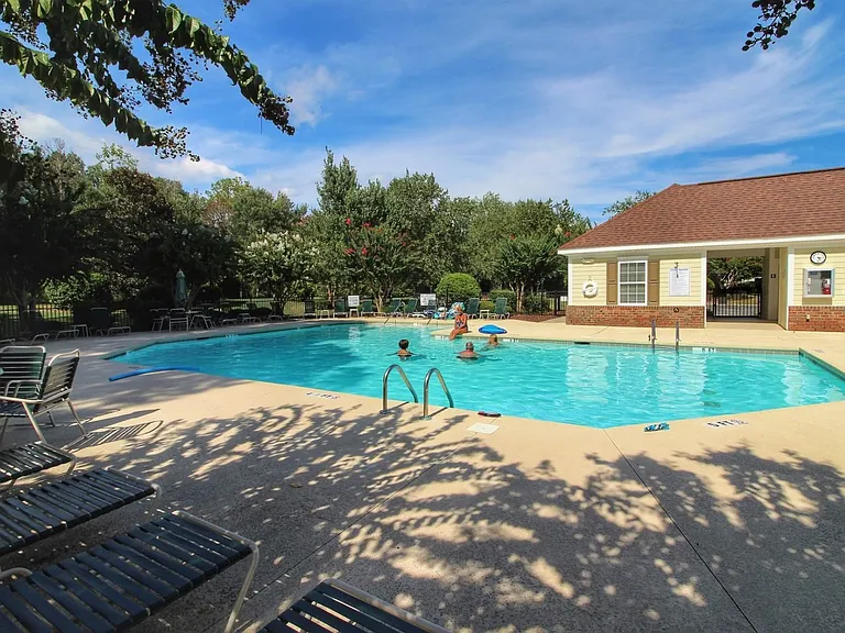 5825 Catalina Dr #223 — Photo 17