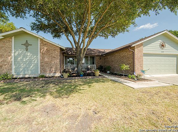 2nd image of 1132 Cale Dr