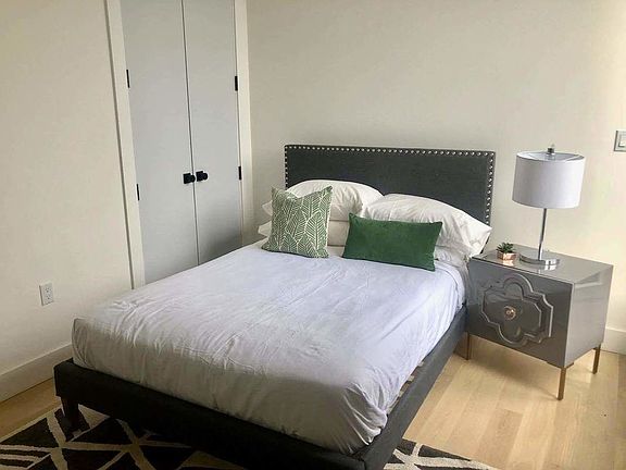 2nd image of 420 Tompkins Ave #5T