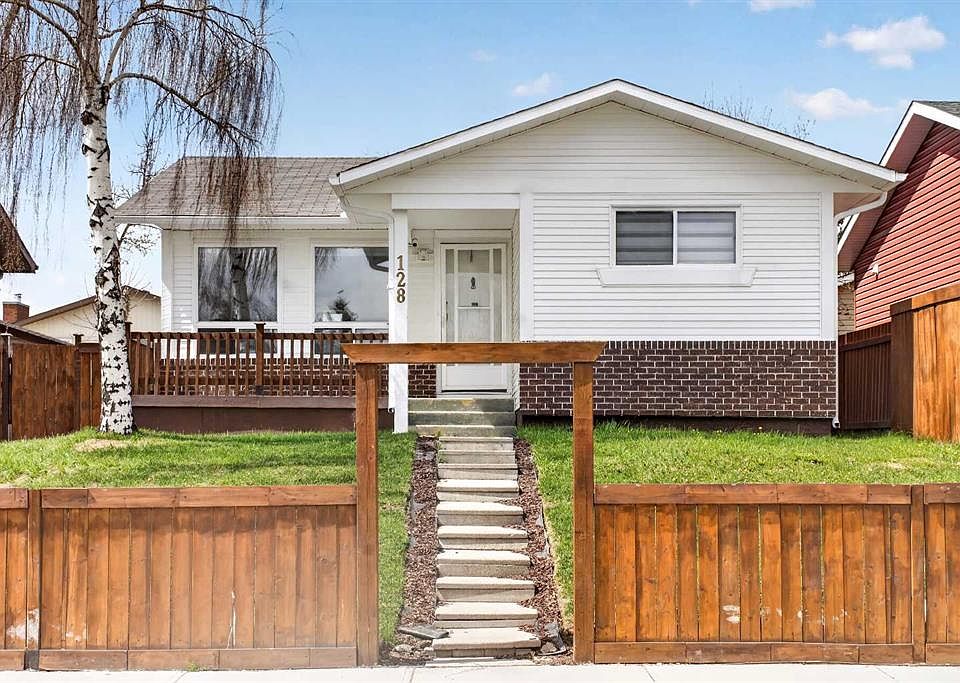 1st image of 128 N Castledale Cres NE