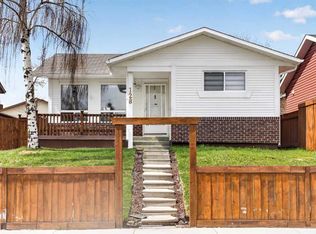 128 N Castledale Cres NE, Calgary, AB T3J 1X4