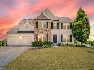 520 Sandstone Ln, York, PA 17404