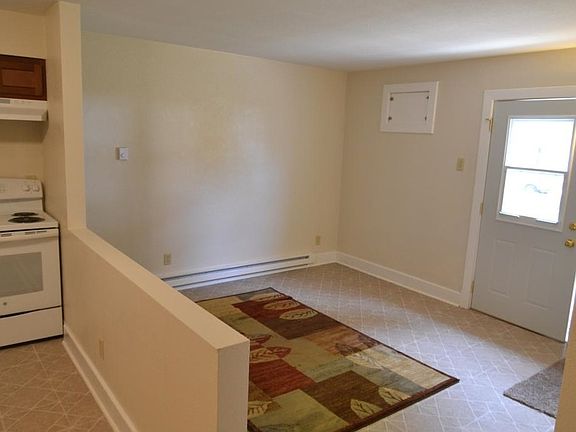 2nd image of 400 Siegmund St APT A