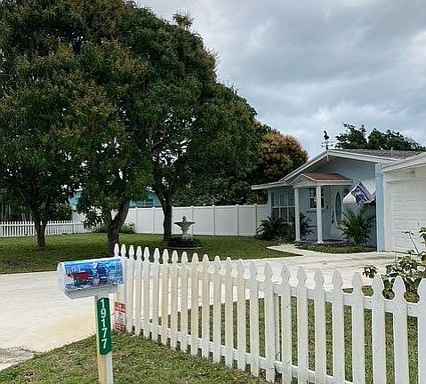 4th image of 19177 SE Hillcrest Dr