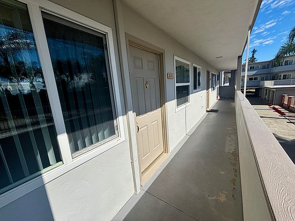 3rd image of 19 Coleman Pl #33