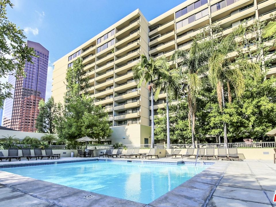 1st image of 600 W 9th St APT 1407