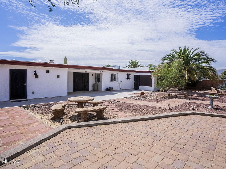 1st image of 1021 N Placita Yoas