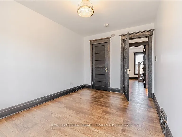 97 Glenmorris St — Photo 25