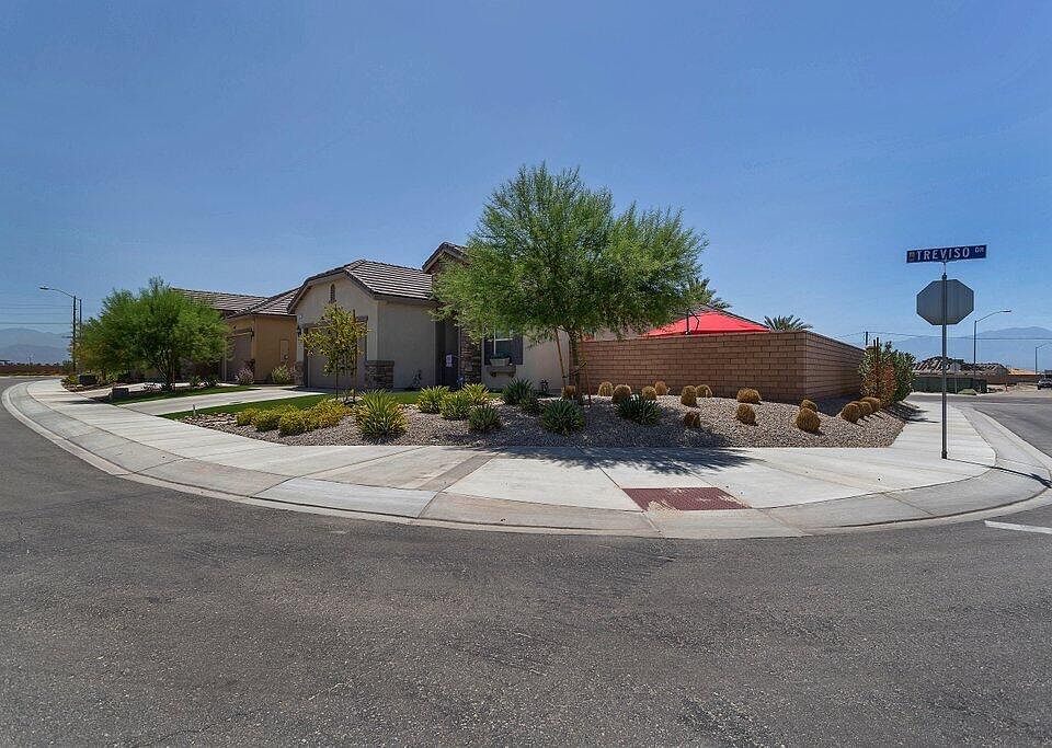 2nd image of 43855 Treviso Dr