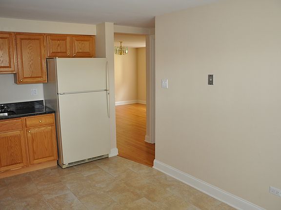 3rd image of 4744 N Sayre Ave #3