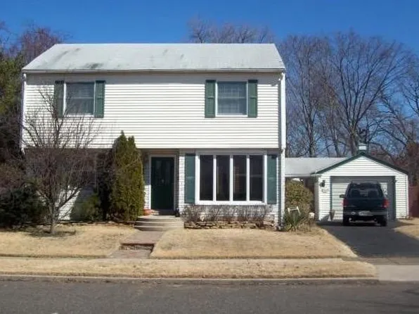 29 Overbrook Ave, Maple Shade, NJ 08052