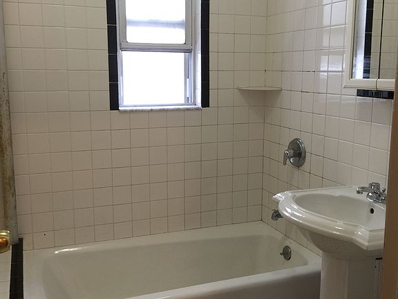 4th image of 2730 23rd St APT 2