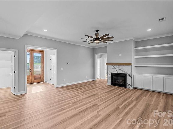 5th image of 156 Greenhill Rd #3