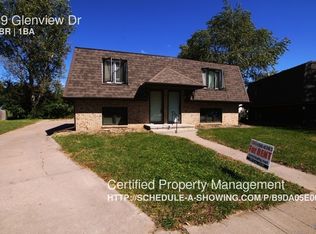 39 Glenview Dr, Council Bluffs, IA 51501