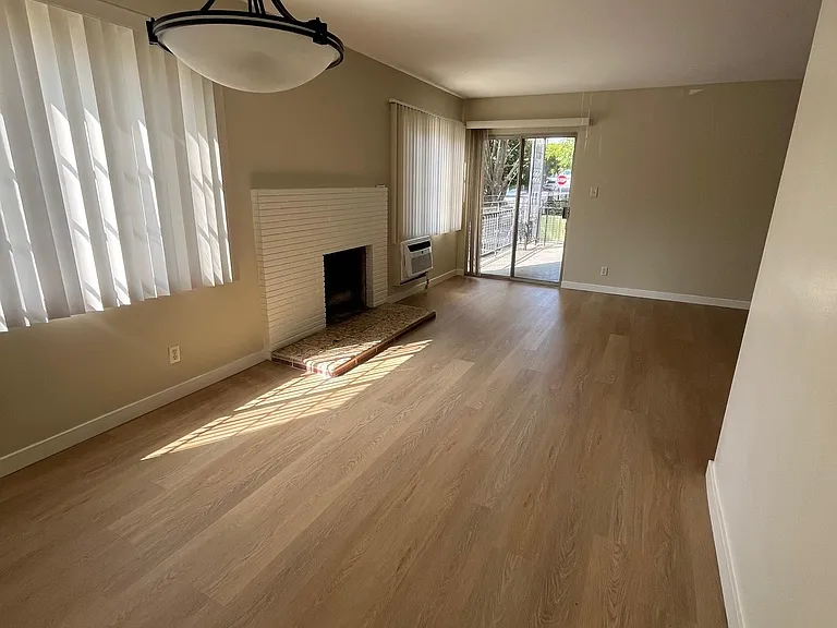 11660 Texas Ave #103 — Photo 4