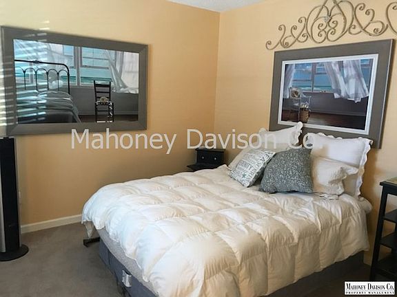 5th image of 1053 S McDowell Blvd