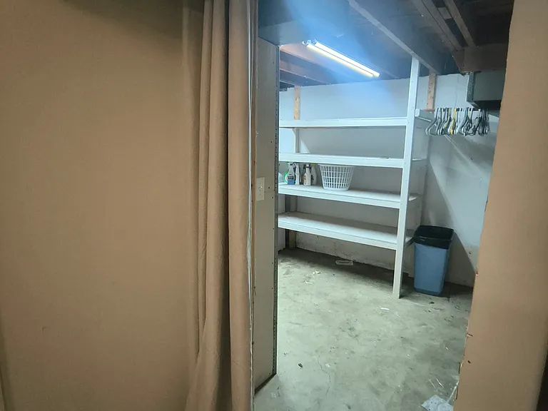 Lower level laundry