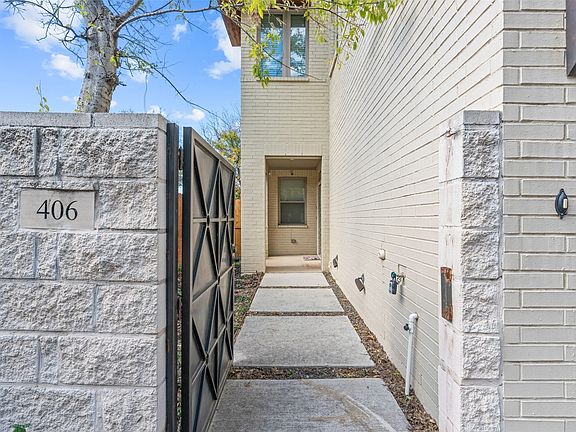 Entry to front courtyard