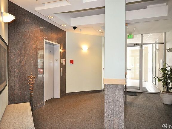 4th image of 4528 8th Ave NE APT 4C