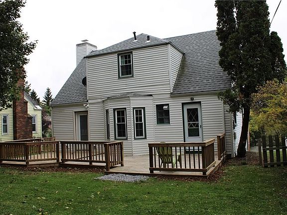 3rd image of 907 Crawford Ave
